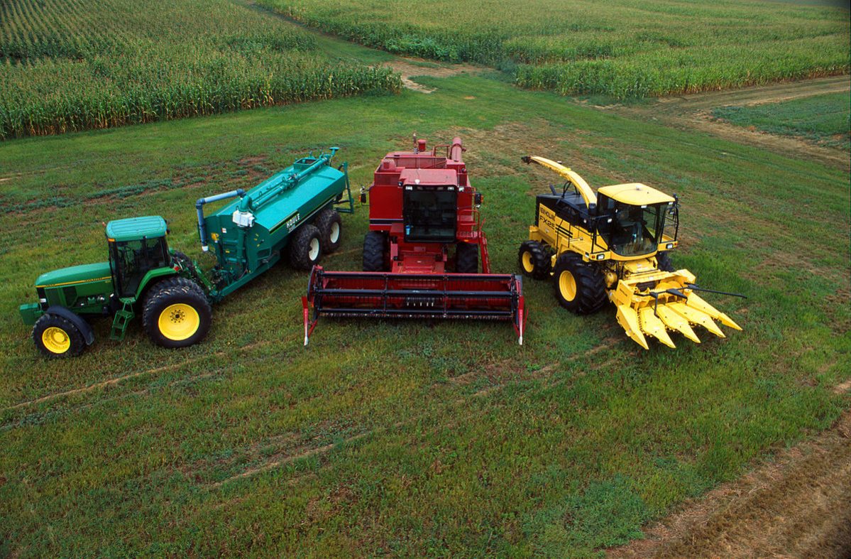 Niezbędne maszyny rolnicze – w uprawie rzepaku, kukurydzy, zboża